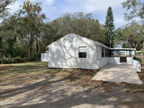 2821 S 90th St in Tampa, FL - Building Photo - Building Photo