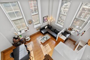 124 Court St, Unit 306 in New Haven, CT - Building Photo