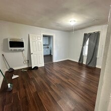27 Manhan St in Waterbury, CT - Building Photo - Building Photo