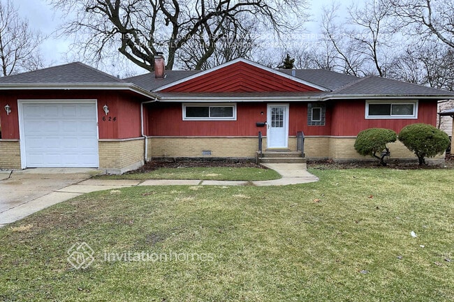 property at 624 S Pierce Ave