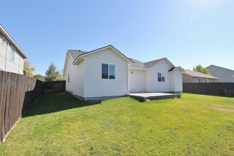 2525 N Blue Blossom Way in Kuna, ID - Building Photo - Building Photo