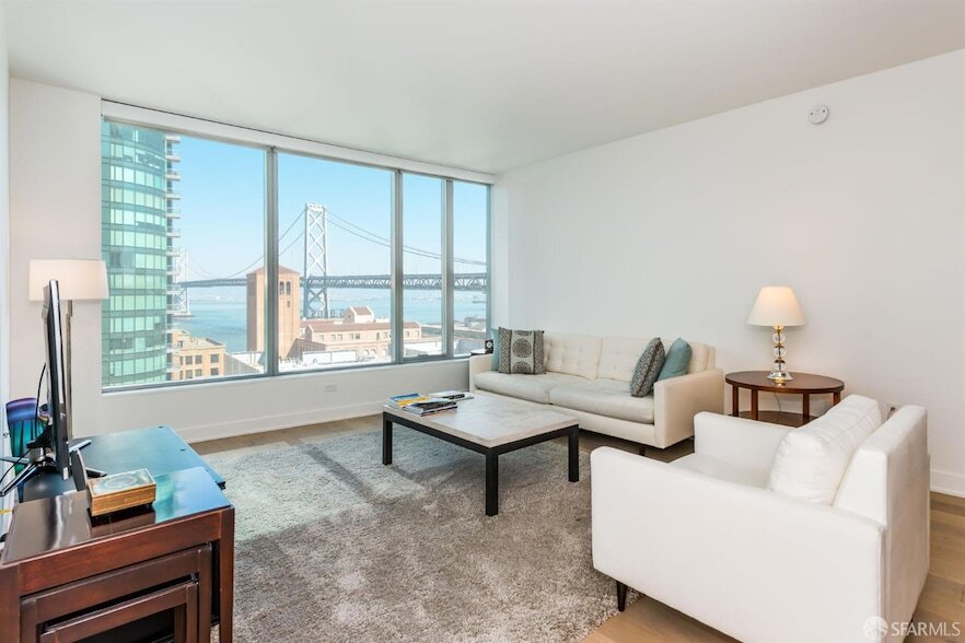 338 Main St, Unit 21B in San Francisco, CA - Building Photo