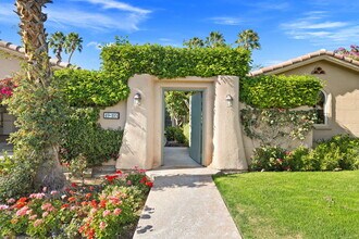 49105 Casa Del Rio in La Quinta, CA - Building Photo - Building Photo