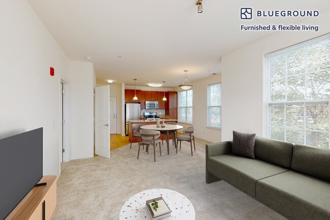998 Stewart Ave in Garden City, NY - Building Photo - Building Photo
