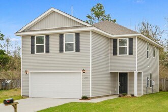 2113 Toulouse St in Ocean Springs, MS - Building Photo - Building Photo