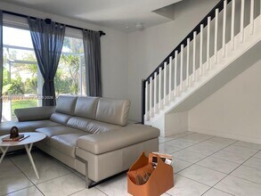 2074 Madeira Dr in Weston, FL - Building Photo - Building Photo