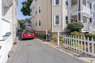 46 Stellman Rd, Unit 2 in Boston, MA - Building Photo - Building Photo