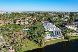 678 E Lake Dr in Naples, FL - Building Photo - Building Photo