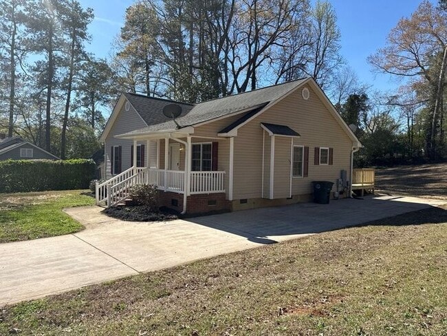 517 N Pine Ln in Wadesboro, NC - Foto de edificio - Building Photo