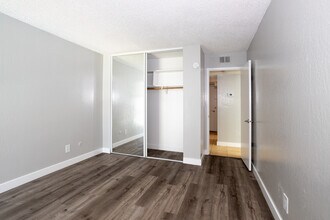 Riverfront Apartments in Sacramento, CA - Building Photo - Interior Photo