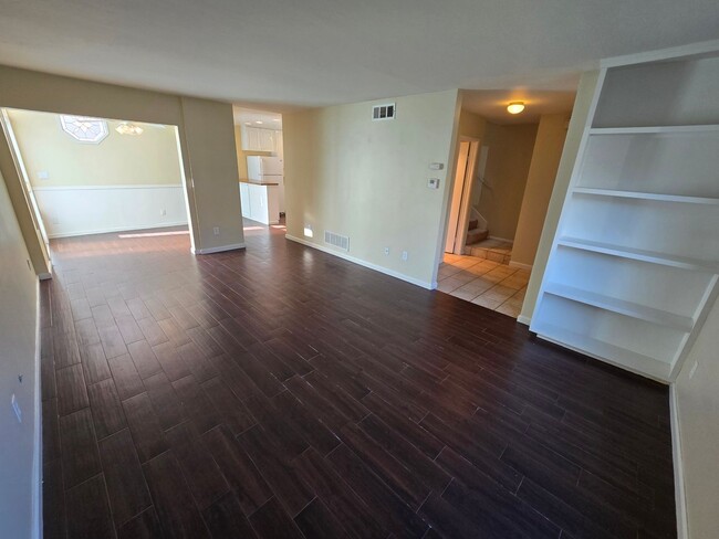 5567 Caminito Katerina in San Diego, CA - Building Photo - Building Photo