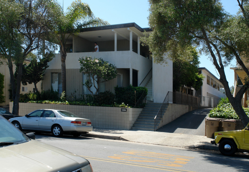 817 E De La Guerra St in Santa Barbara, CA - Building Photo