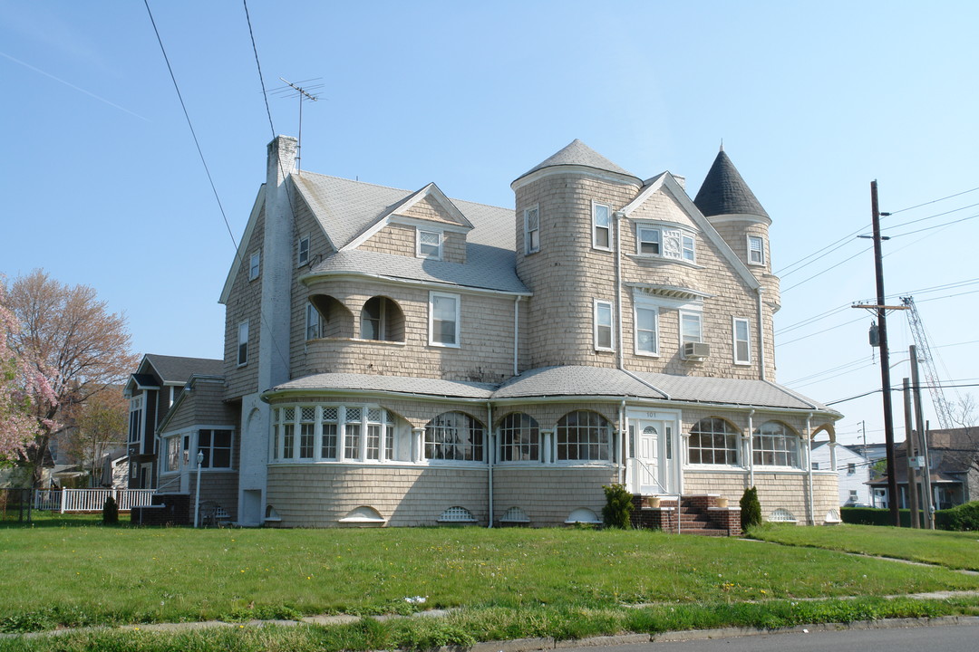 137 2nd Ave in Long Branch, NJ - Foto de edificio