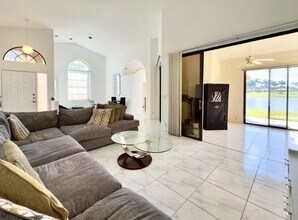 8491 Heather Pl in Boynton Beach, FL - Foto de edificio - Building Photo