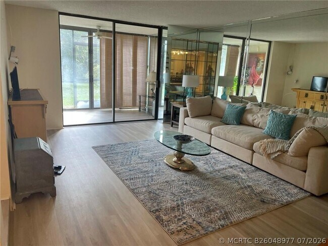 property at 3730 Inverrary Dr