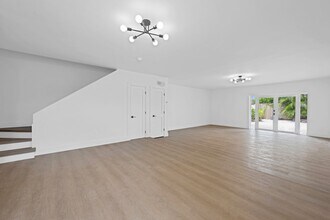 13514 NE 23rd Pl in North Miami, FL - Building Photo - Building Photo