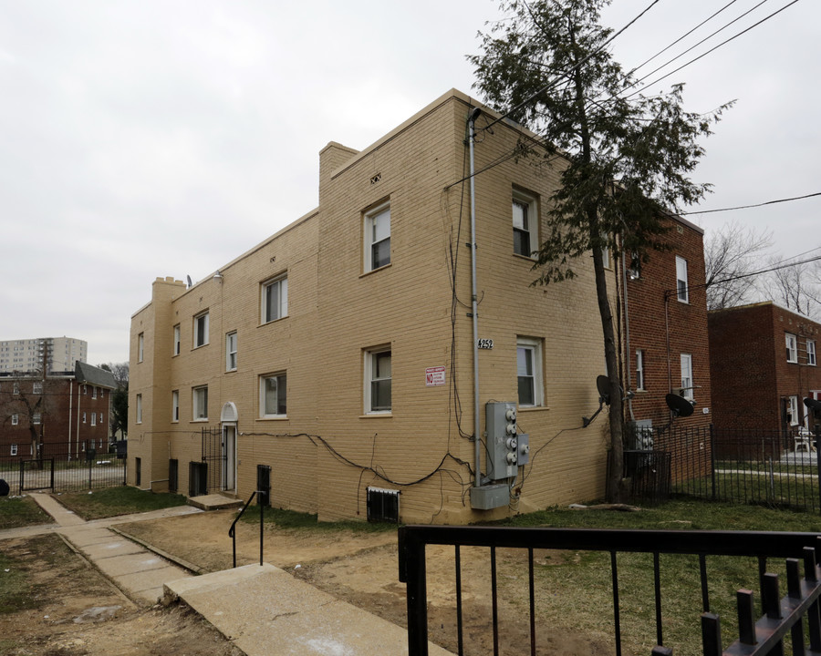 4252-4254 6th St SE in Washington, DC - Building Photo