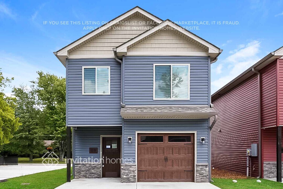 211 Golf Club Ln in Springfield, TN - Building Photo