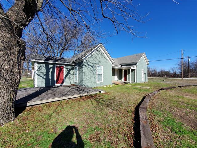 118 S Broadway St in Cresson, TX - Foto de edificio - Building Photo