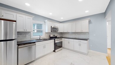 30 Julian St, Unit 3 in Boston, MA - Building Photo - Building Photo