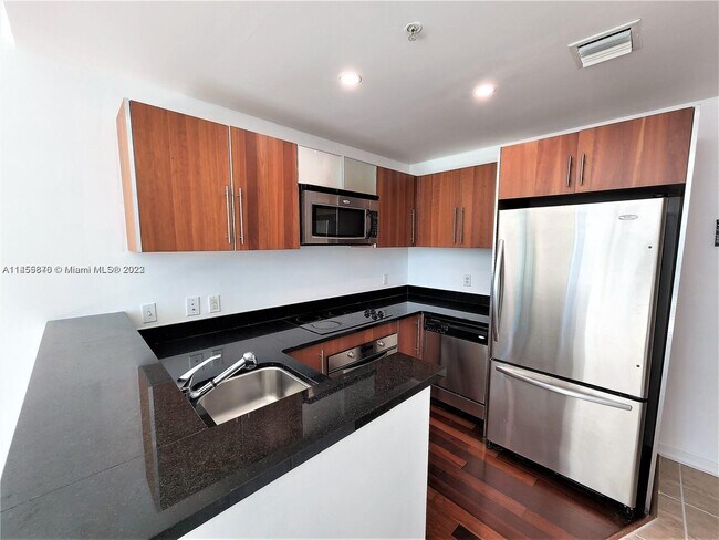 300 S Biscayne Blvd, Unit T-1611 in Miami, FL - Building Photo - Building Photo
