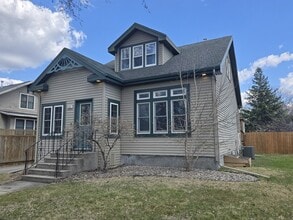 1011 Cottonwood St in Grand Forks, ND - Building Photo - Building Photo