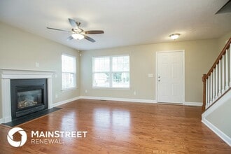 681 Smoky Mountains Dr in Gallatin, TN - Foto de edificio - Building Photo