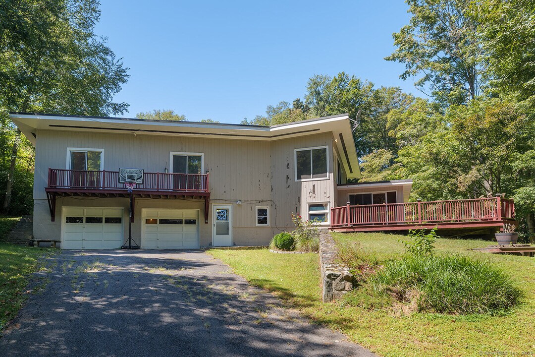26 Wilridge Rd in Ridgefield, CT - Building Photo