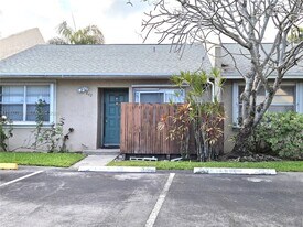 842 Banks Rd in Coconut Creek, FL - Building Photo