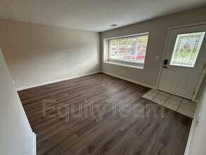 238 Diston Ln in Springdale, OH - Building Photo - Building Photo