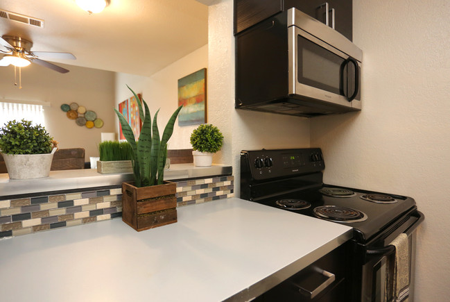 Hulen Park Place Townhomes in Fort Worth, TX - Foto de edificio - Interior Photo