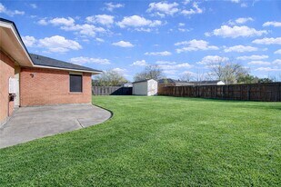 2714 Southmore Ave in Pasadena, TX - Building Photo