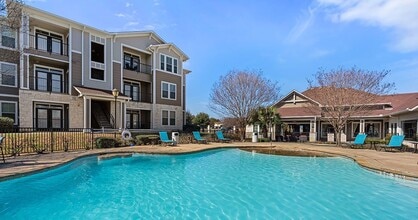Parkway Grande Apartment Homes in San Marcos, TX - Building Photo - Building Photo