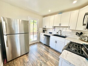 6131-6133 Horton Dr in La Mesa, CA - Building Photo - Building Photo