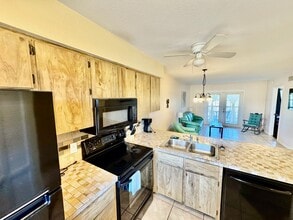 22523 Westchester Blvd in Port Charlotte, FL - Foto de edificio - Building Photo