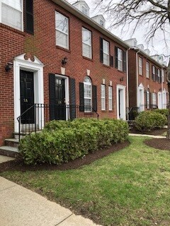 1080 Bedford St in Stamford, CT - Building Photo