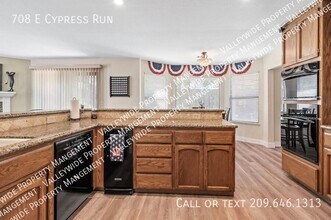 708 Cypress Run in Woodbridge, CA - Building Photo - Building Photo