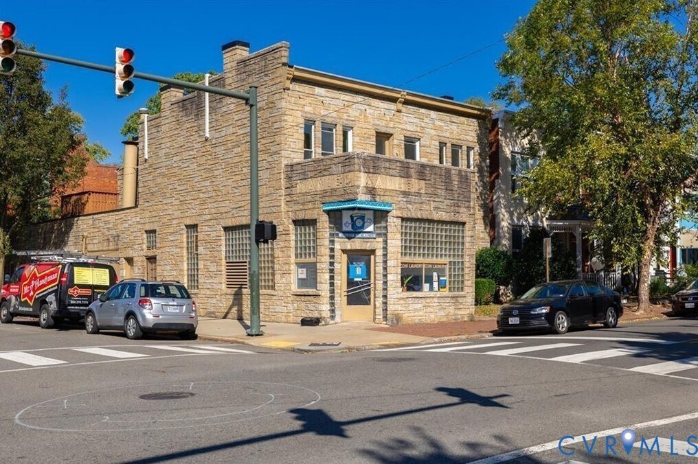 102 N Lombardy St in Richmond, VA - Building Photo