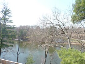 227 Canyon Rd, Unit 7 in Wisconsin Dells, WI - Building Photo