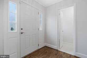 8504 Jeffersonian Ct in Vienna, VA - Building Photo - Building Photo