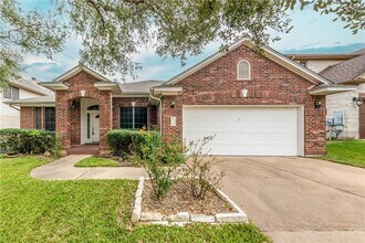 302 Chesapeake Bay Ln S in Austin, TX - Building Photo - Building Photo