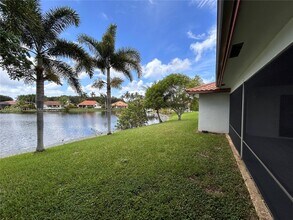 1048 NW 99th Ave in Plantation, FL - Building Photo - Building Photo