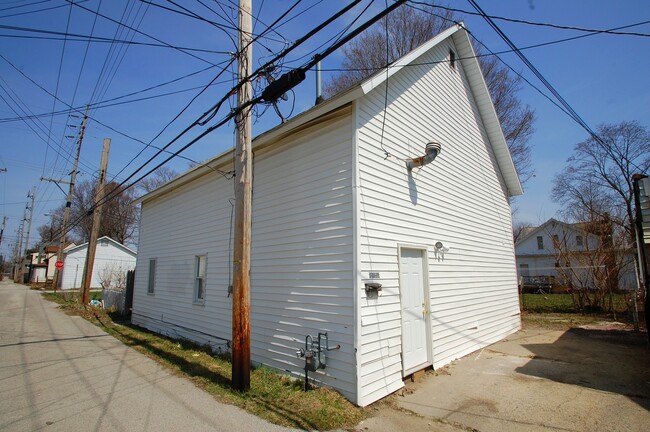 property at 313-1/2 E Jefferson St