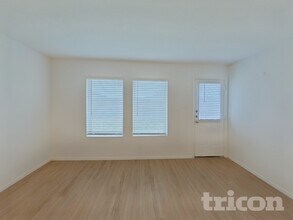 17527 Grand Fir Ln, Unit 14 in New Caney, TX - Building Photo - Building Photo