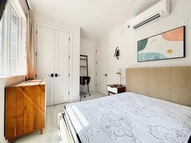 Furnished room/NOT APARTMENT in Brooklyn, NY - Building Photo