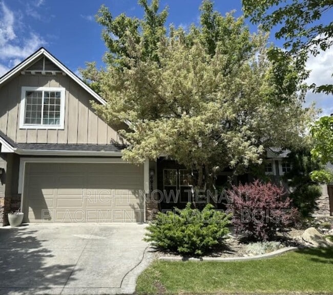 property at 4915 S Townsend Pl