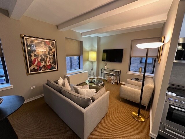 150 West 51st Street, Unit 1008 in New York, NY - Foto de edificio