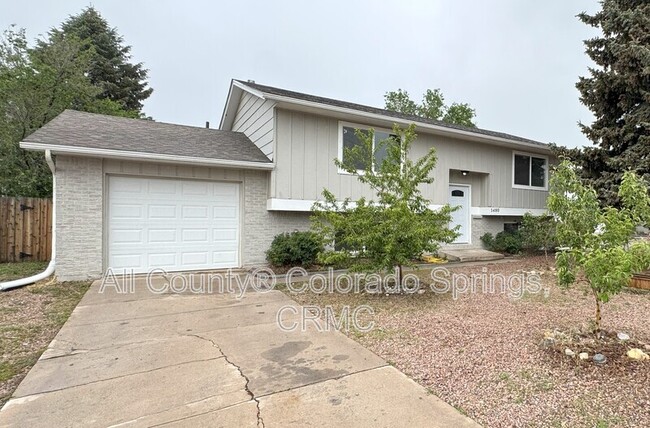 property at 1480 Hiawatha Dr