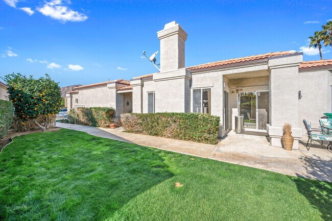 48125 Vía Hermosa in La Quinta, CA - Building Photo - Building Photo