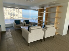 1960 N Lincoln Park W in Chicago, IL - Building Photo